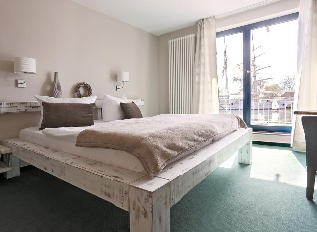 Hotel & Restaurant Utkiek Greifswald Kamer foto